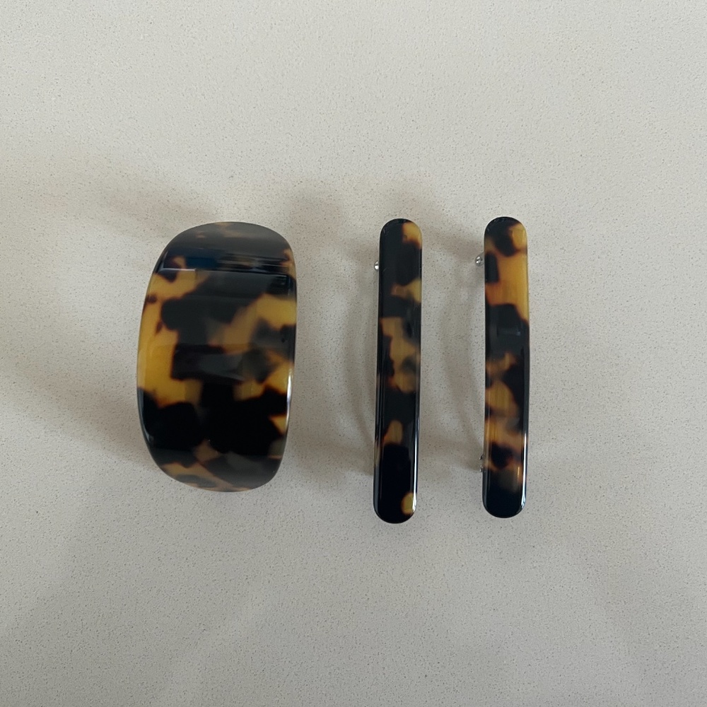 NWOT Hair clips set